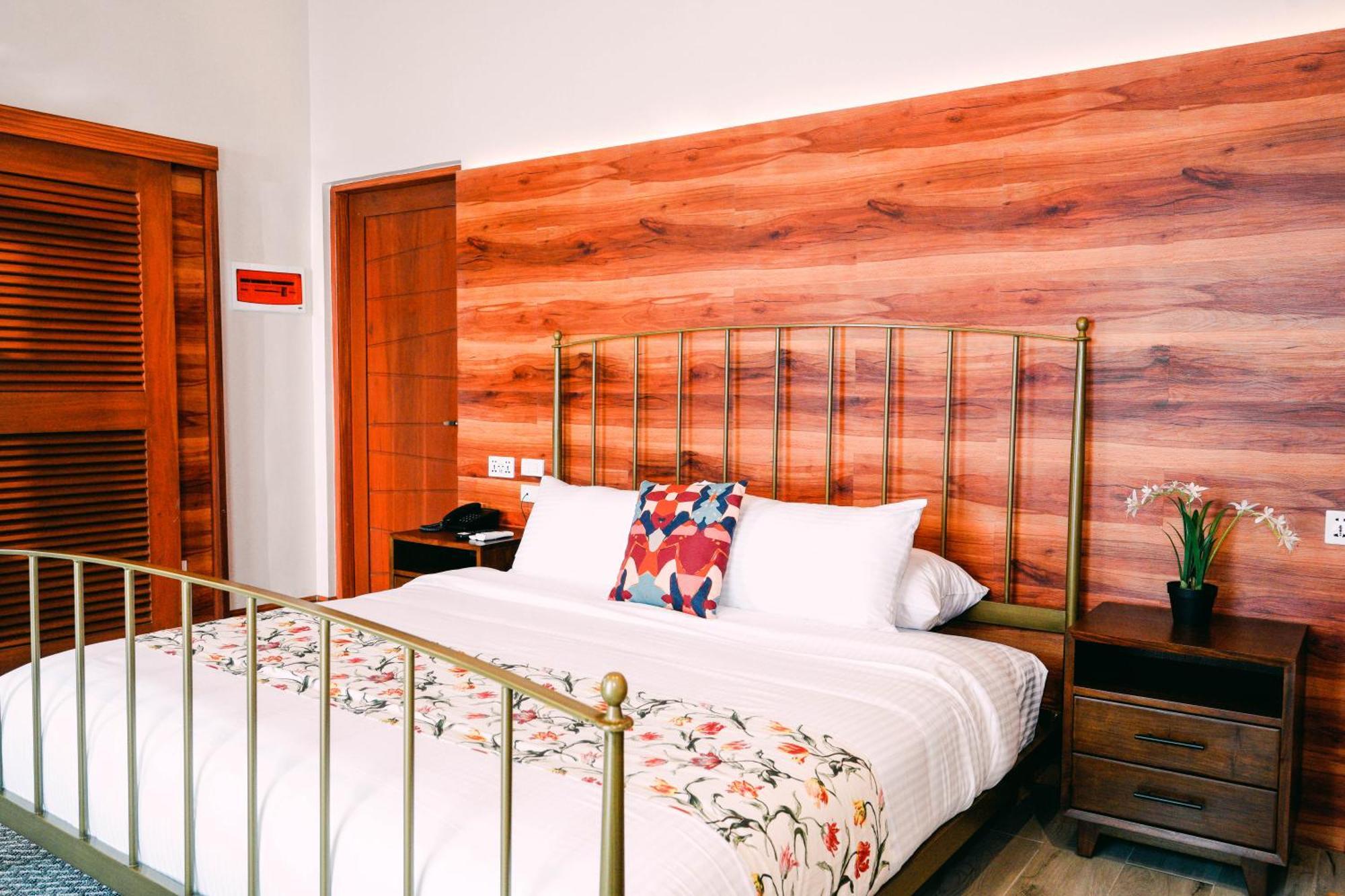 Hotel Kimberly Tagaytay Тагайтай Экстерьер фото